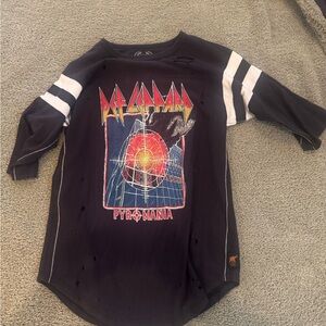 RARE Def Leppard Trunk Ltd 3/4 sleeve tee size small - Black distressed